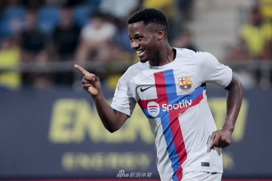 英超赛场上 英超赛场上