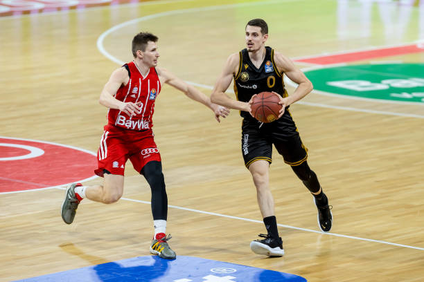 大腿拉伤 大腿拉伤